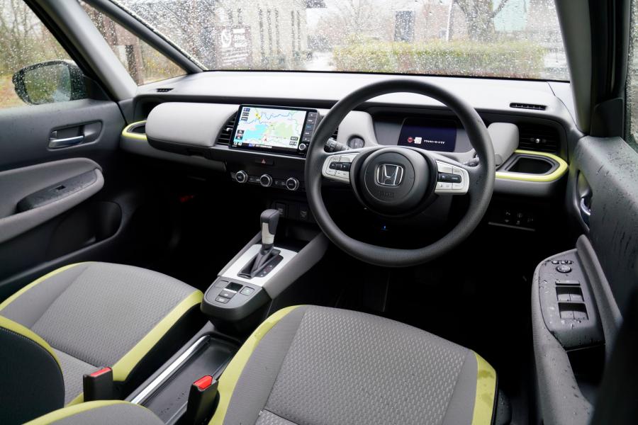 Торпедо Honda Fit e:HEV Ness 2020 года  (JP) (фото 18 из 18)